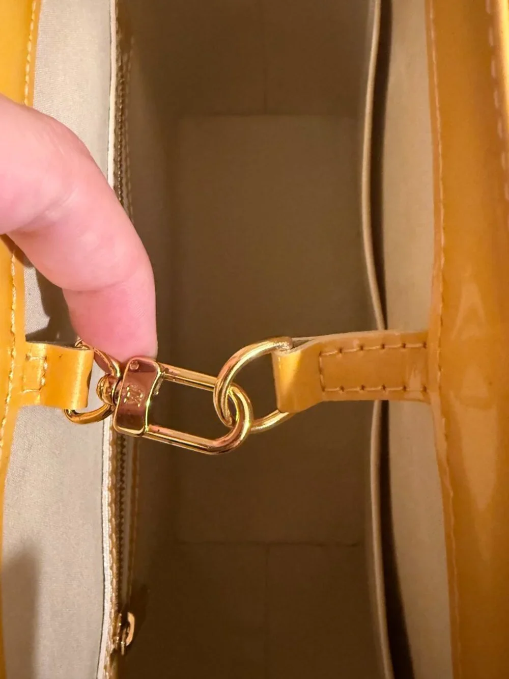 ☀️ Louis Vuitton Monogram Vernis Avalon MM Tote Bag - Yellow